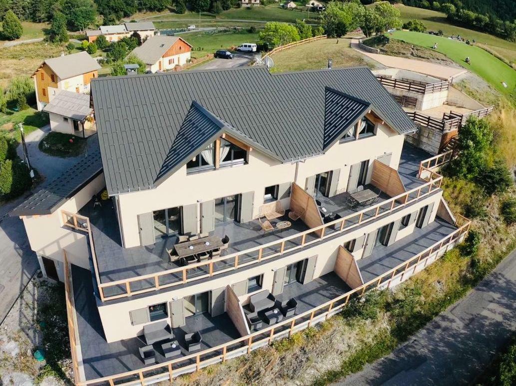 Paralodge Saint-Vincent-les-Forts Exterior foto